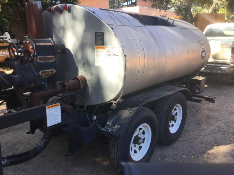 600 Gallon Etnyre Distributor Trailer