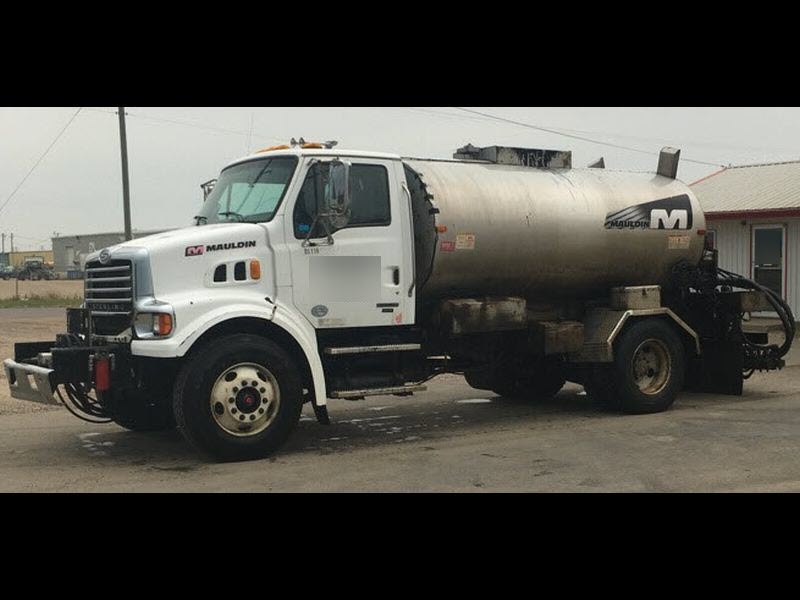 Mauldin Distributor 2000 Gallon on Sterling