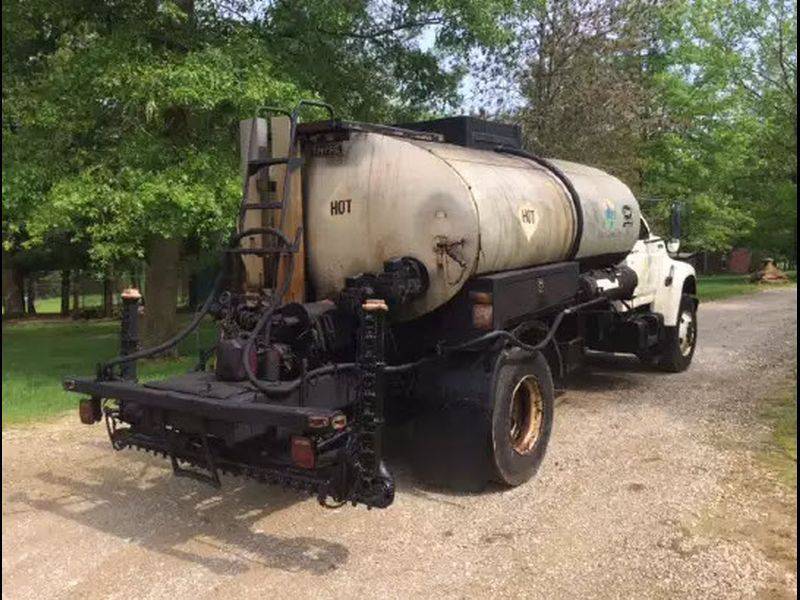Used Etnyre S2000 Distributor Truck For Sale