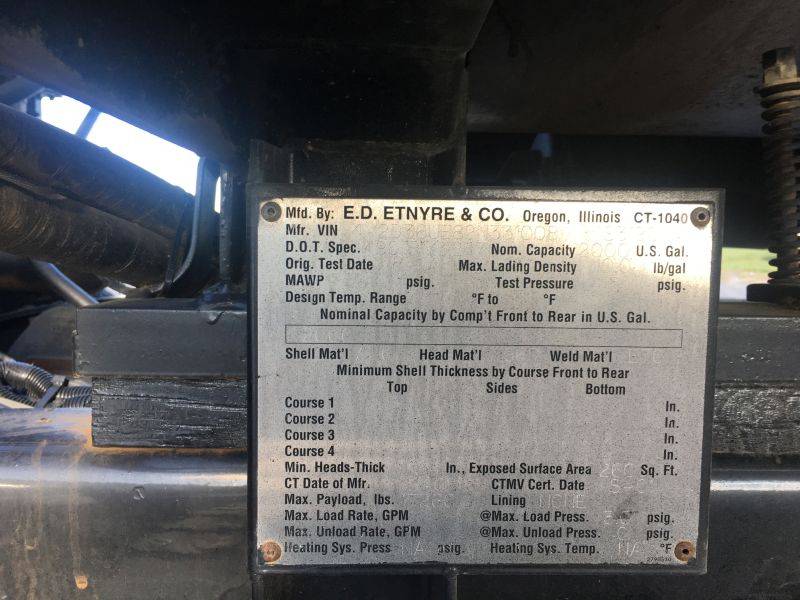 Used 2000 GALLON ETNYRE Distributor for sale