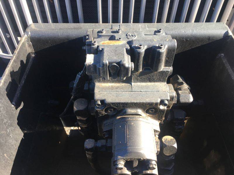 Used 2000 GALLON ETNYRE Distributor for sale