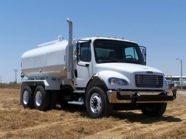 Water Truck 4000 Gal (NEW Freightliner)